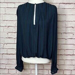 Muche Muchette Silky Floral Pattern Poet Style Navy Top with Grommet Detail Sz M